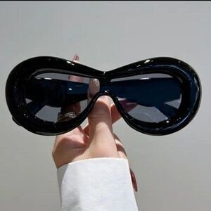 Fururistic Inflated Cat Eye Sunglasses unisex
